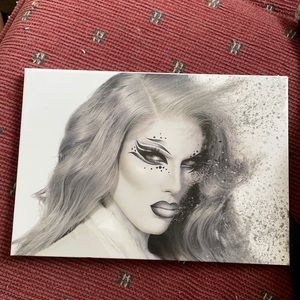 Jeffree Star Cremated Palette